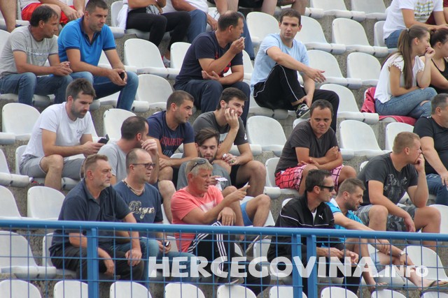 Pogledajte kako je bilo na tribinama stadiona Goška za vrijeme utakmice protiv Zrinjskog