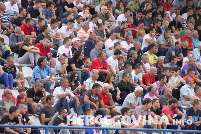 Pogledajte kako je bilo na tribinama stadiona Goška za vrijeme utakmice protiv Zrinjskog