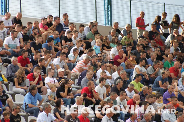 Pogledajte kako je bilo na tribinama stadiona Goška za vrijeme utakmice protiv Zrinjskog