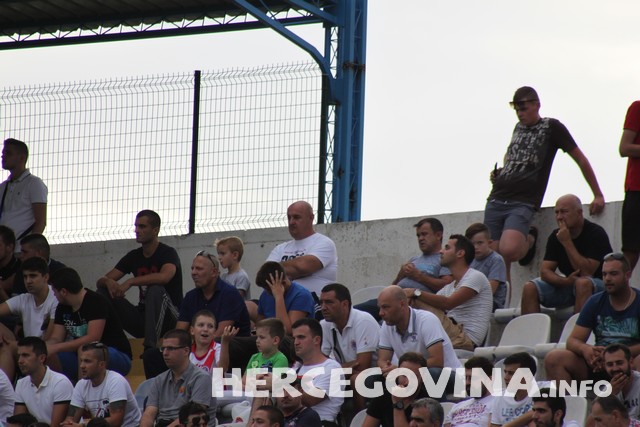 Pogledajte kako je bilo na tribinama stadiona Goška za vrijeme utakmice protiv Zrinjskog