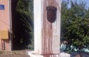 Lovas, spomenik