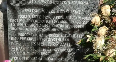 Oskrnavjena spomen ploča Imotskome sokolu Rajku Lozi