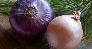 Crni luk ima mnoge zdravstvene prednosti