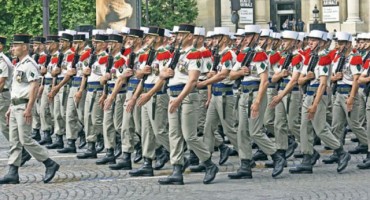 Francuska šalje vojsku zbog Irme, pobjeglo 250 zatvorenika