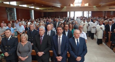 Izaslanstvo HDZ-a BiH na 25. obljetnici biskupskog ređenja mons. Ratka Perića