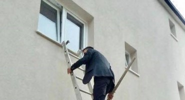 Mladoženja koji ne prihvaća 'ne': ovaj Dalmatinac krenuo je po mladu na osebujan način, ali što to nosi u ruci?!