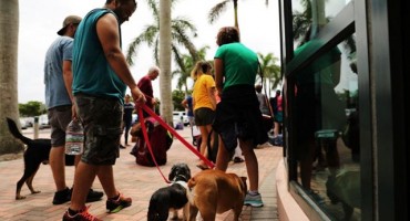 Smrtonosna oluja ide prema Floridi: Svi se spremaju za najgore