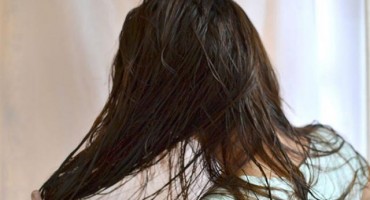 Zašto ne smijemo van mokre kose? Evo što je pravi razlog...