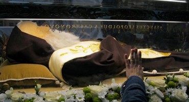 Sarkofag s relikvijama sv. Leopolda Mandića stigao u rodni Herceg Novi