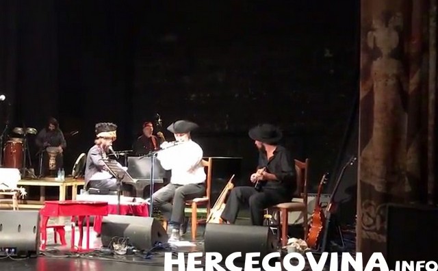 Vinicio Capossela sjajnim koncertom oduševio Mostar