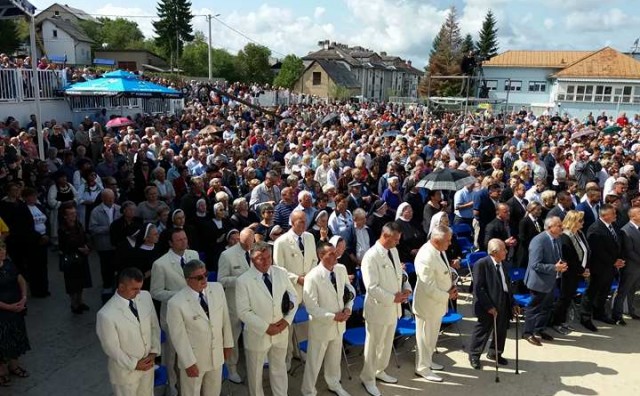 Udbina: Misa u slavu hrvatskih mučenika okupila nekoliko tisuća vjernika