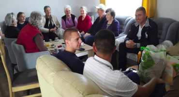 Mladež HDZ BiH diljem Bosne i Hercegovine obilježila Međunarodni dan starijih osoba