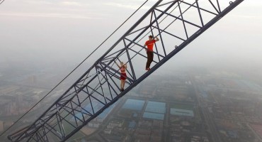 Mladi par svojim romantičnim snimkama izaziva šok i nevjericu 