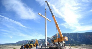 Na Blidinjskoj Borovoj glavi postavljen križ visok 15 metara