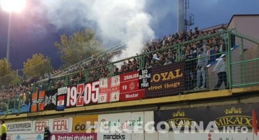 - FOTO: Navijanje navijača Zrinjskog: Ultras-i odjekuju Pecarom