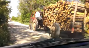 Traktorista iz Hrvatske apsolutni je HIT na društvenih mrežama