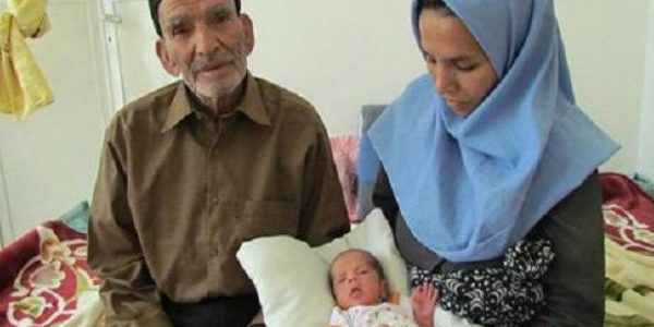  Žena mu po godinama može biti unuka: On je u 83. godini postao otac i ima dobar razlog za to!