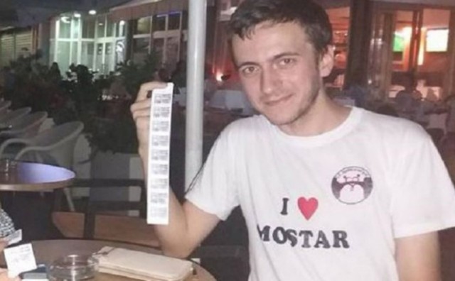 Mladić postao zvijezda Mostara: Teško zarađivao za studij pa mu pomogli, a on im dobro vratio