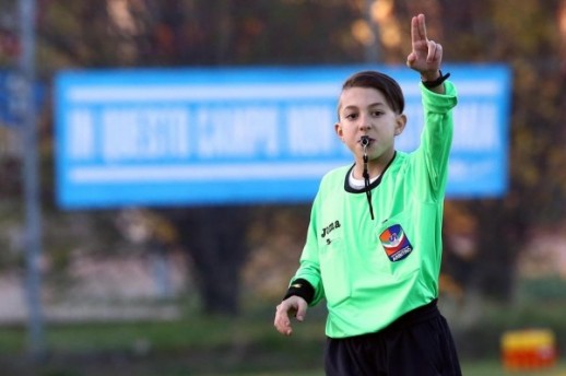 Upoznajte Damiana Bellinija, najmlađeg nogometnog suca u povijesti Italije