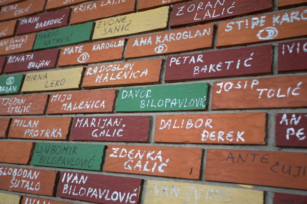 Zid plača i nečiste savjesti: Cili razred prvašića u Stuttgartu su dica od Imotskog i Posušja