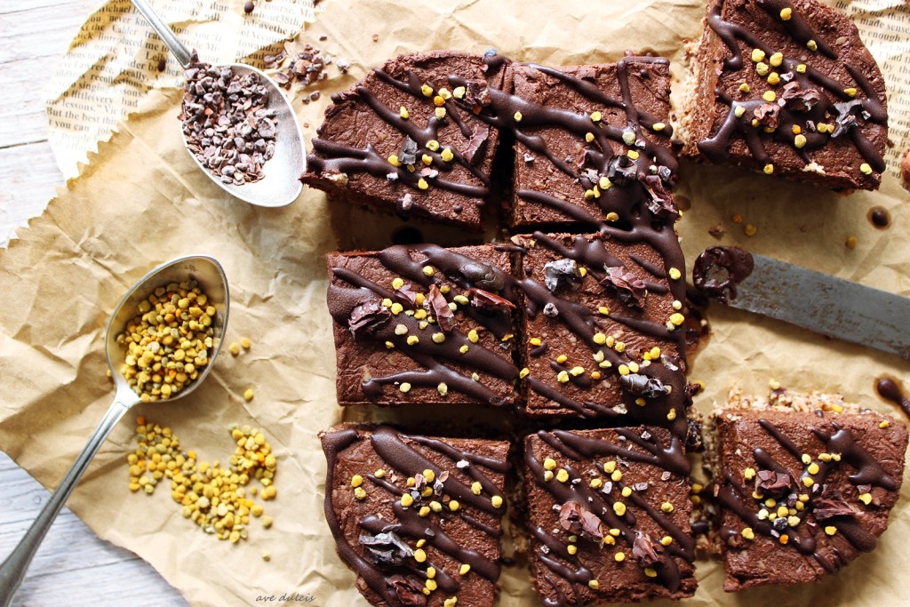 Recept za prefine čokoladne kocke bez brašna, šećera i korištenja pećnice