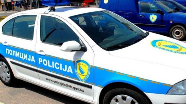 policija