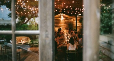 Kako na pristojan način otjerati gosta koji ne želi otići?