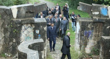 Mostar:  Nenajavljeni, jednonacionalni I jednopartijski, dolazak dvojice premijera