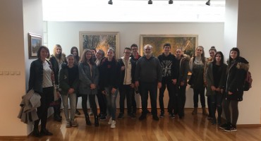 Mostar: Učenici Stare gimnazije Mostar posjetili izložbu Marina Topića