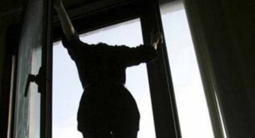 PRAVA DRAMA Policajci odgovorili djevojku od samoubojstva