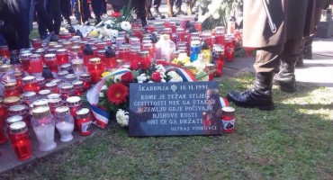 Ultrasi: Kome je težak stijeg čestitosti, nek ga utakne u zemlju gdje počivaju njihove kosti oni će ga držati