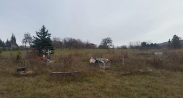 Drvarski katolici nemaju pravo na crkvu, ali ni na groblje – Općina i Županija šute