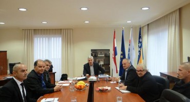 Predsjednik HDZ-a BiH, HNS-a i predsjedatelj Predsjedništva BiH dr. Dragan Čović održao sastanak s Udrugom Zaboravljeni ...