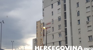 Mostar: Točno u podne gori javna rasvjeta
