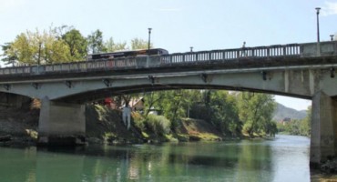 Mladić skočio sa Gradskog mosta