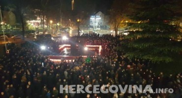 Tisuće Mostaraca odale počast generalu Praljku