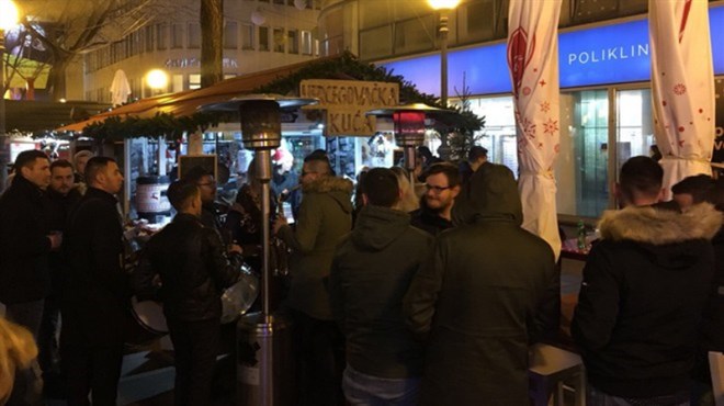 Gruđanin uveličao Advent u Zagrebu: Otvorio hercegovačku adventsku kućicu