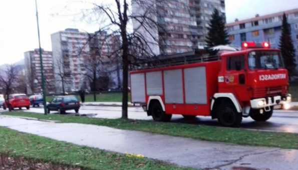 Sarajevo: Dva muškarca upala u Miljacku, potraga još traje