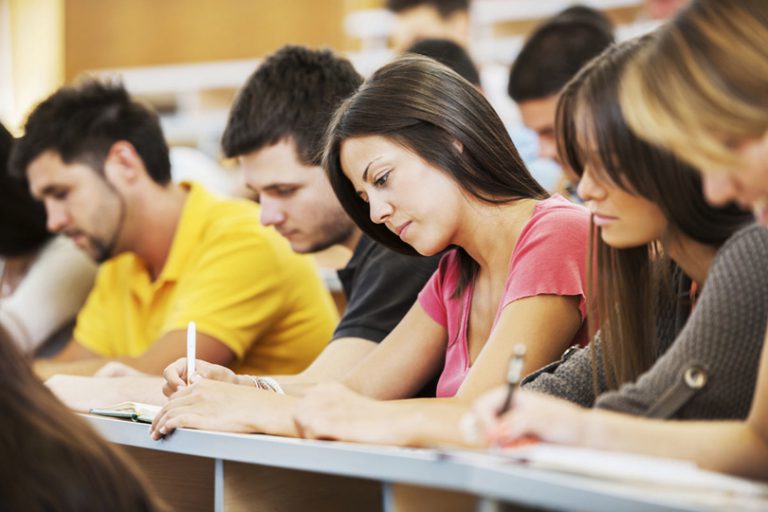 Za studente Hrvate izvan RH osigurano 500 stipendija, evo kako do njih