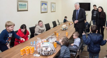 Čović upriličio druženje s djecom s posebnim potrebama u Mostaru