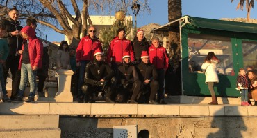 Hercegovački ronioci postavili novogodišnje drvce pod vodom