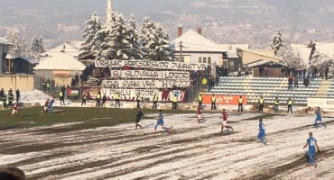 Sramotan transparent navijača Sarajeva u Vitezu