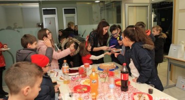Lingua plus, advent