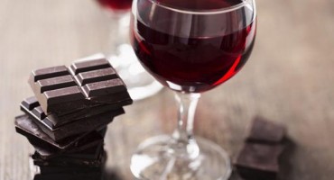 Idealan spoj: Crveno vino i tamna čokolada utječu na pomlađivanje