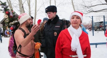 Trka Djeda Božićnjaka na minus deset stupnjeva