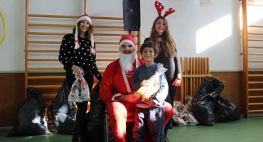 Mostar: Djed Božićnjak u Los Rosalesu