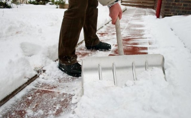 Super trik kako da se snijeg ne lijepi za lopatu i još par savjeta