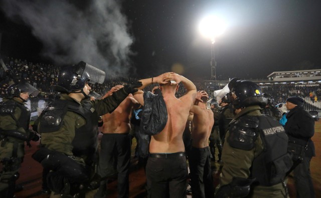 tučnjava, masovna tučnjava, tučnjava navijača, partizan, grobari, Neredi, Beograd, huligani, Huliganizam, grobari, huligani, Huliganizam