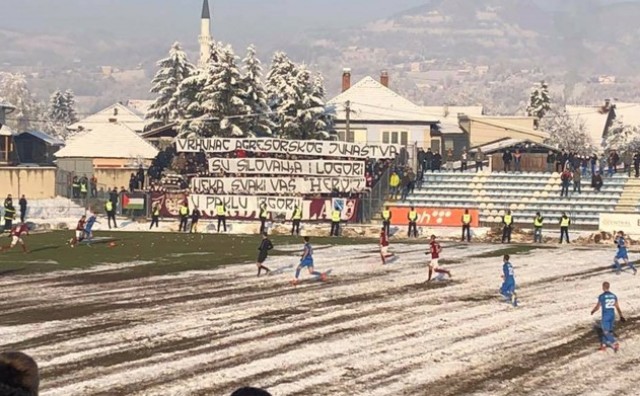 Sramotan transparent navijača Sarajeva u Vitezu