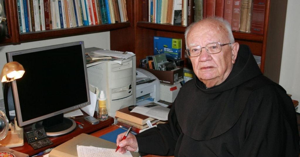 Fra Karlo Lovrić pjesmom čestitao 100. rođendan fra Baziliju Pandžiću